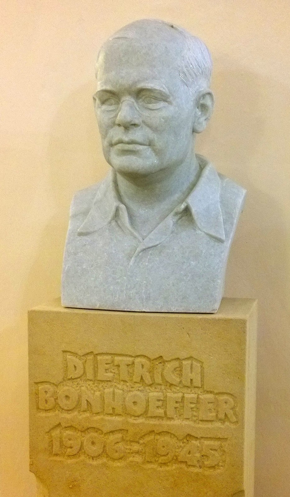 Dietrich Bonhoeffer 1906 - 1945 (Wrocław - Rathaus)
